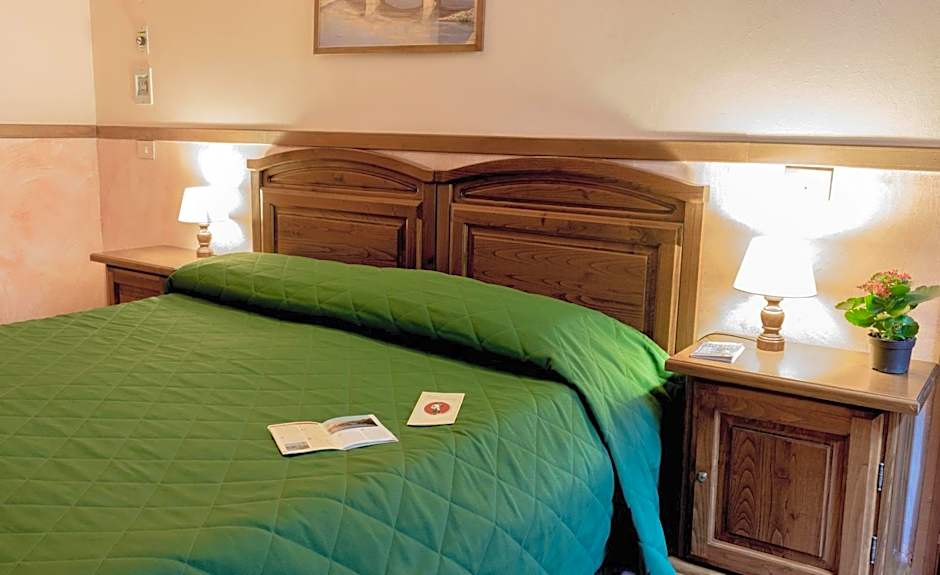 Hotel Monica