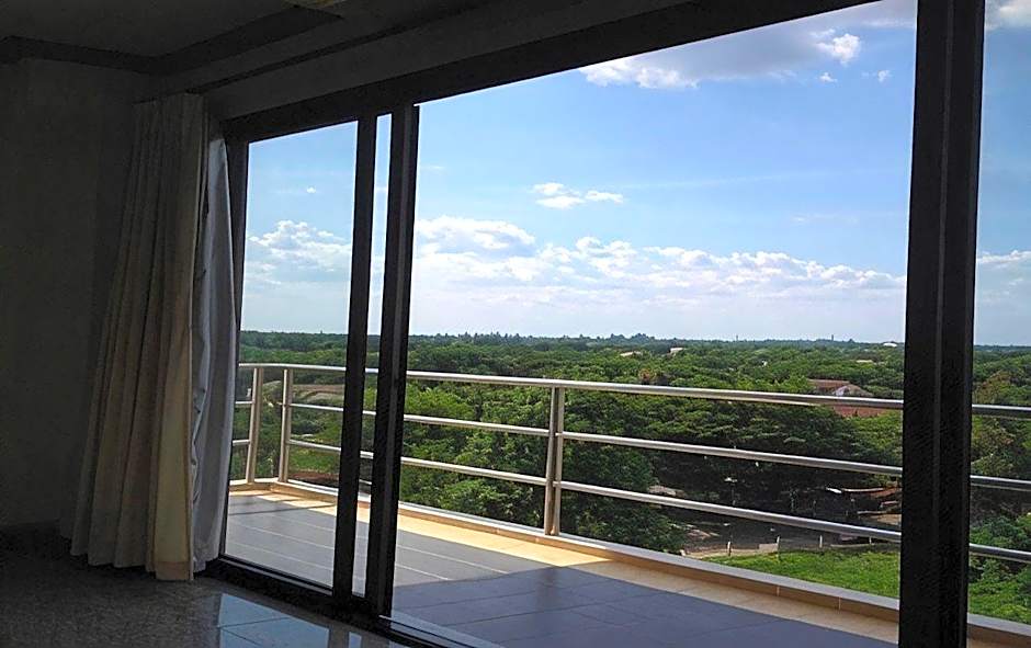 Maneerote Hotel Surin