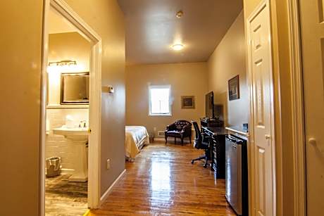 Deluxe King Room - Disability Access