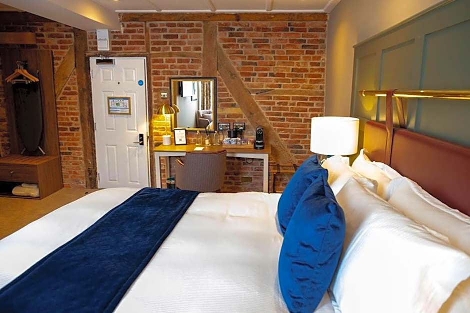 The Globe, Warwick, Warwickshire - Brunning & Price