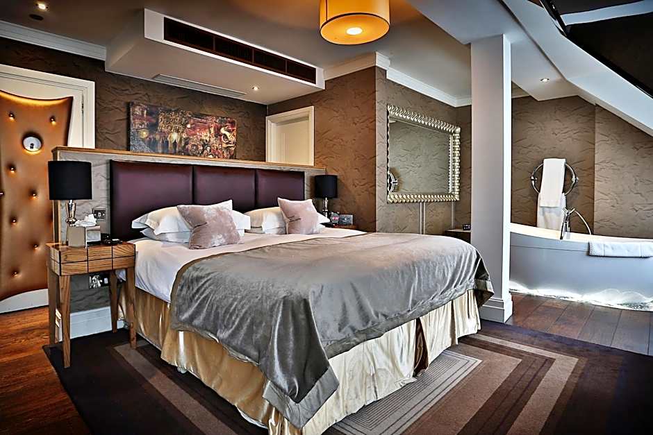 Photo 1 of 4 of 1 King Bed Suite