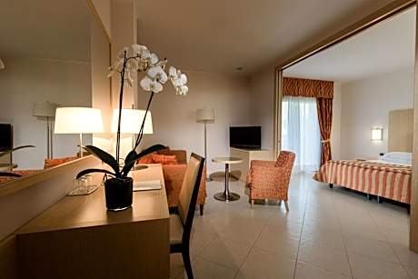 Junior Suite with Garden View and Spa access