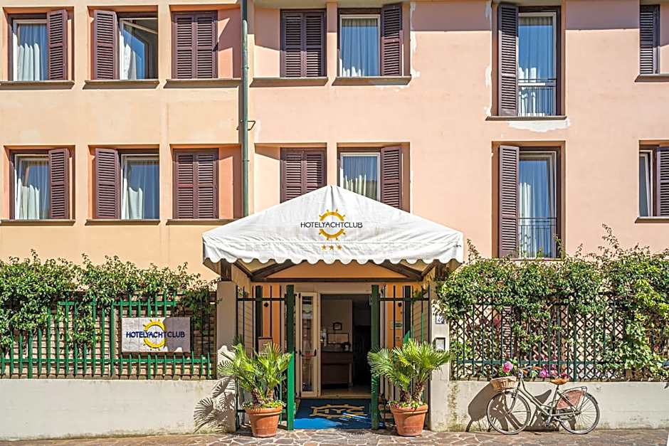 Hotel Yacht Club