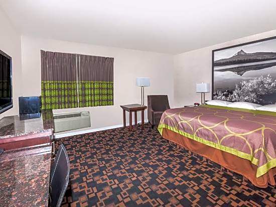 Super 8 by Wyndham Springfield/Eugene