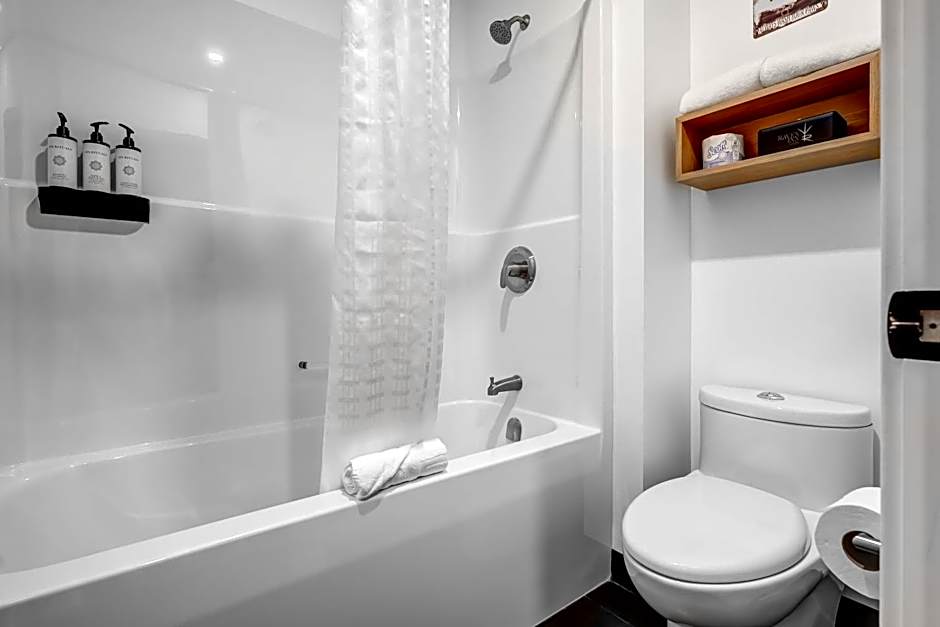 Raven Inn Whitehorse