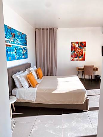 1 Queen Bed, Sea View