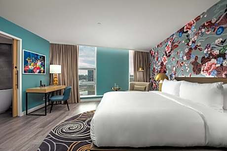 Superior King Suite