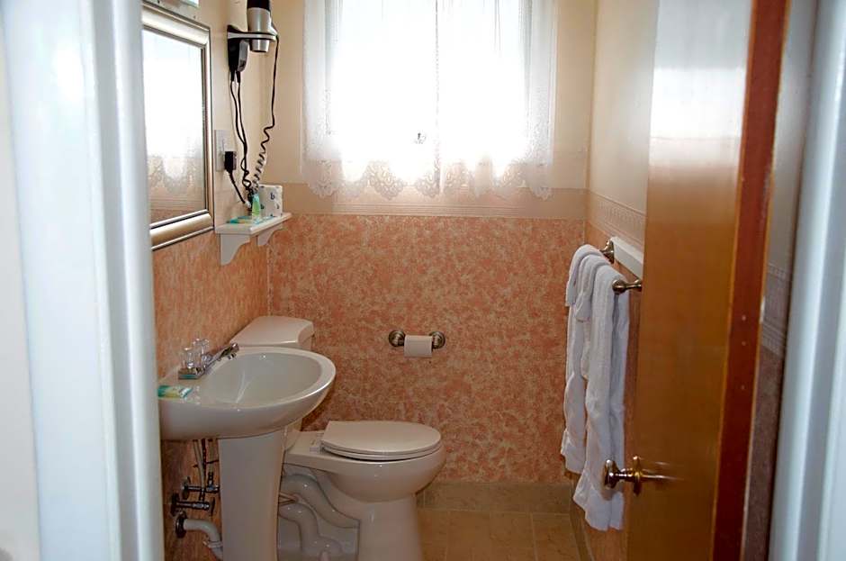 Sara Glen Motel - Saratoga Springs-Glens Falls