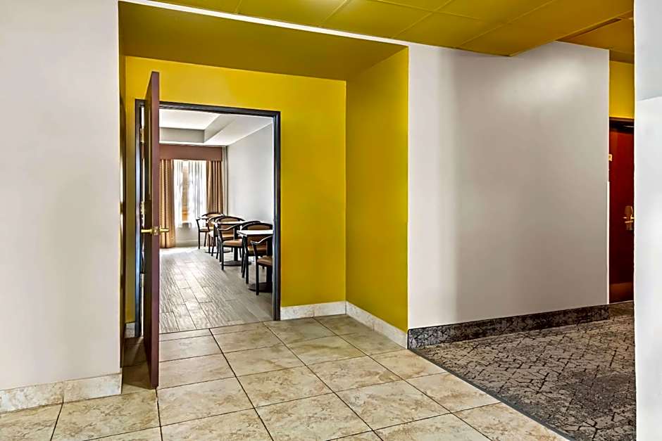 Quality Inn & Suites Granbury