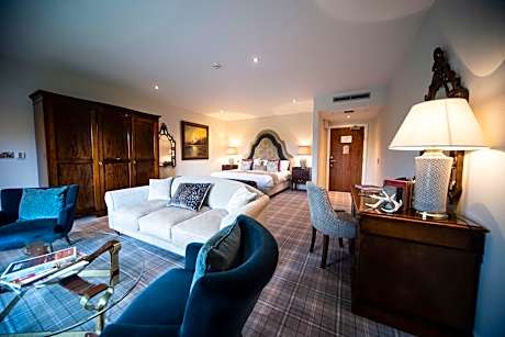 The Hardwick - with Lake View