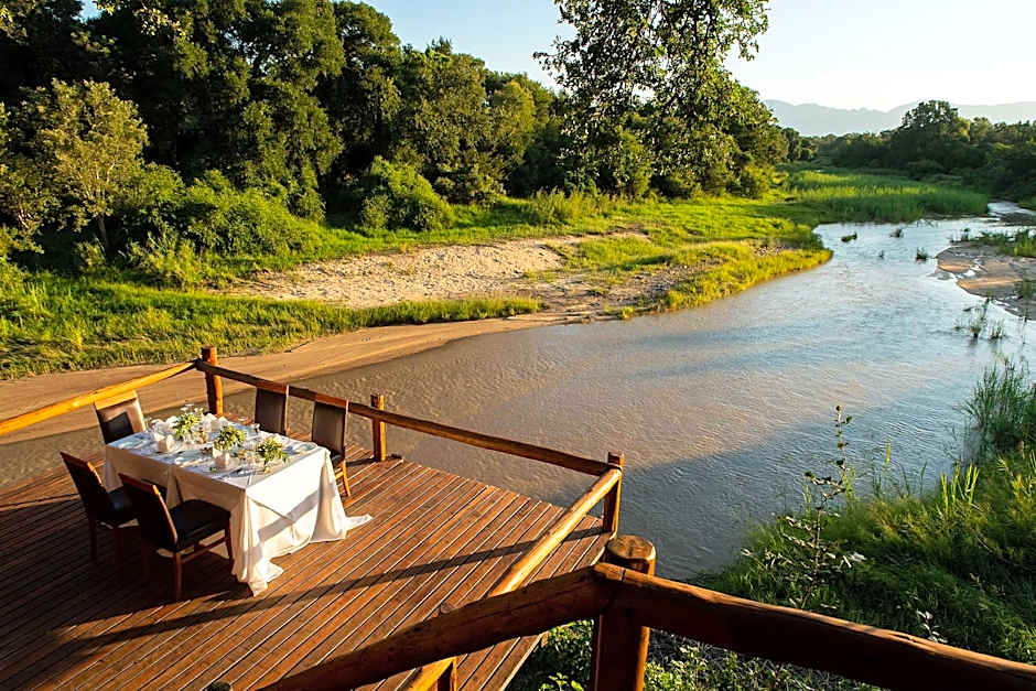 Kuname Safari Lodge