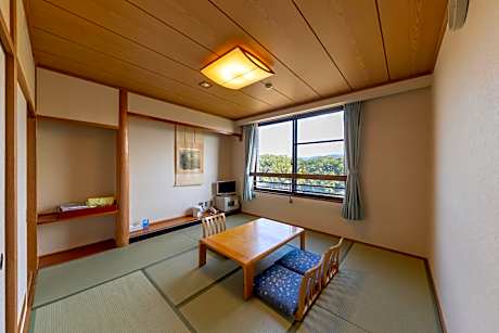 Japanese-Style Quadruple Room