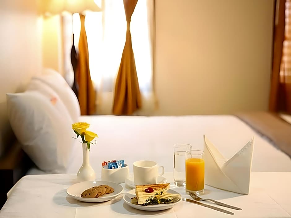 Meenakshi Sunshine Hotel