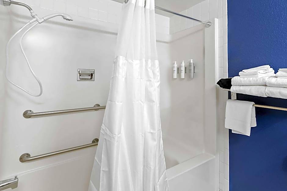 Spark by Hilton Daleville Roanoke North