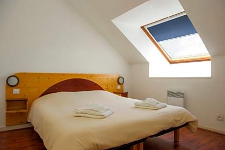 Standard Double Room (1 Adult+ 1 Child )