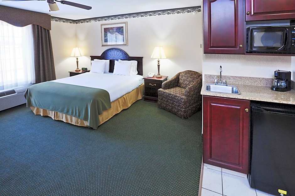 Holiday Inn Express Hotel & Suites Gainesville By IHG