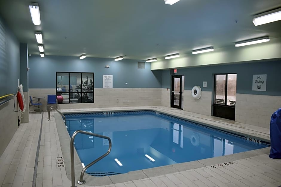 Holiday Inn Express Hotel & Suites McPherson by IHG