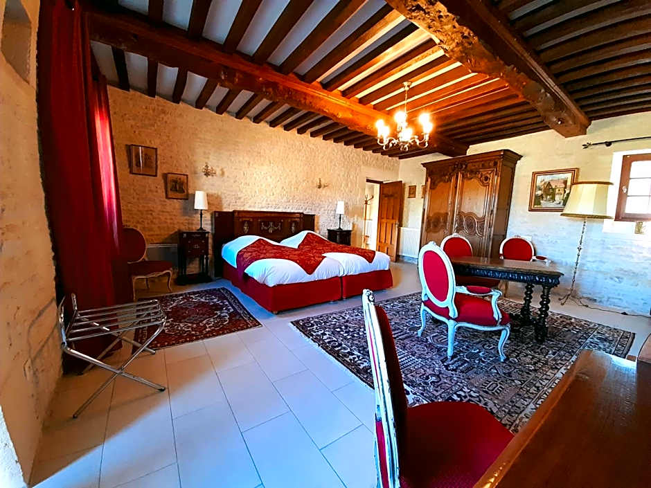 Junior Suite Triple PMR Résidentielle avec cuisine au Manoir de Mathan à Crépon 5mn d'Arromanches et 10 mn de Bayeux