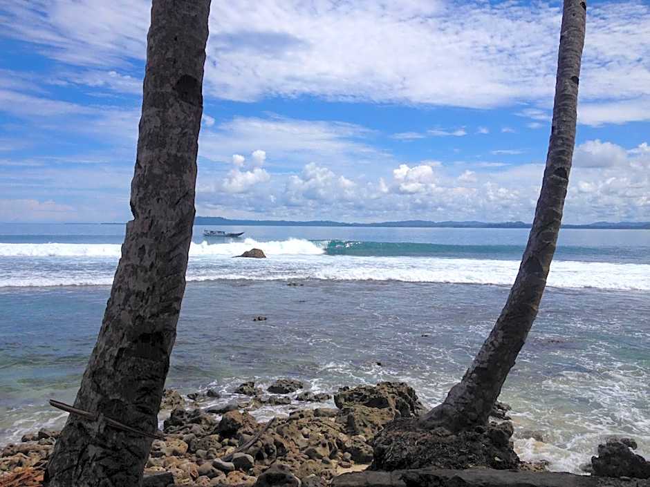 Masokut Surf Camp Siberut E"bay 1 minute walking Beng-Beng 5 minute walking,Pitstop 10 minute walking nipussy 1 hour walking short walking only minute distances from our place