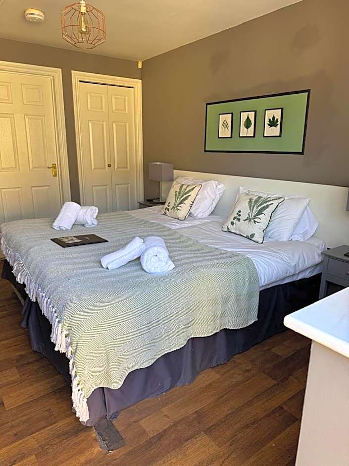 The Farmers Boy Inn Guest House