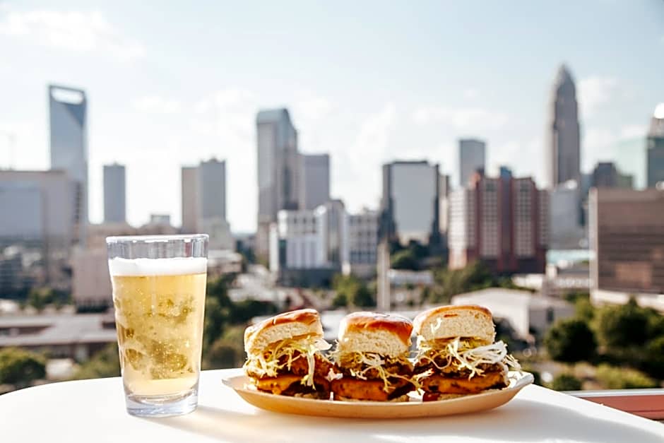 Sheraton Charlotte Hotel