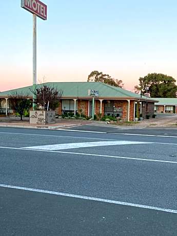 Lake Albert Motel