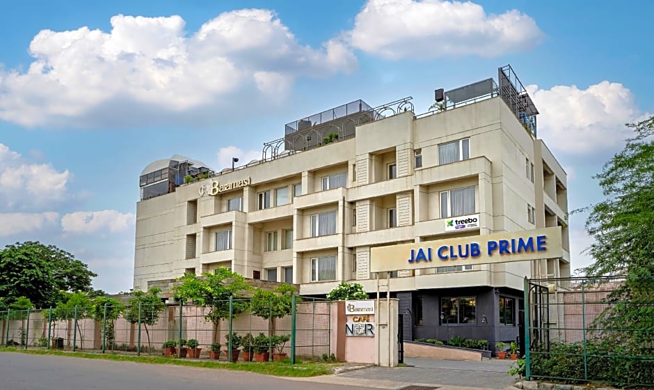 Treebo Premium Baramasi By Jai Club Prime