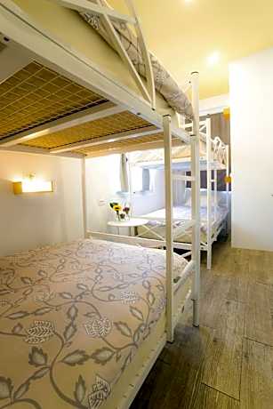 Bed in 4-Bed Mixed Dormitory Room