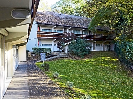 Campanile - Ecouen la Croix Verte