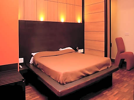 Hotel Trimoorti