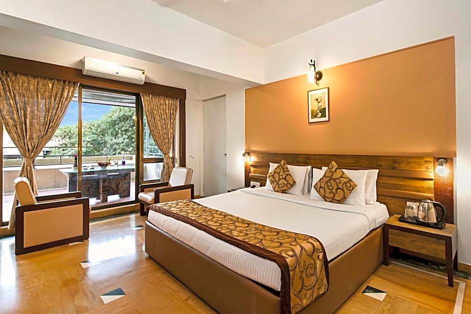 HOTEL SAPPHIRE By FAIR HOSPITALITY