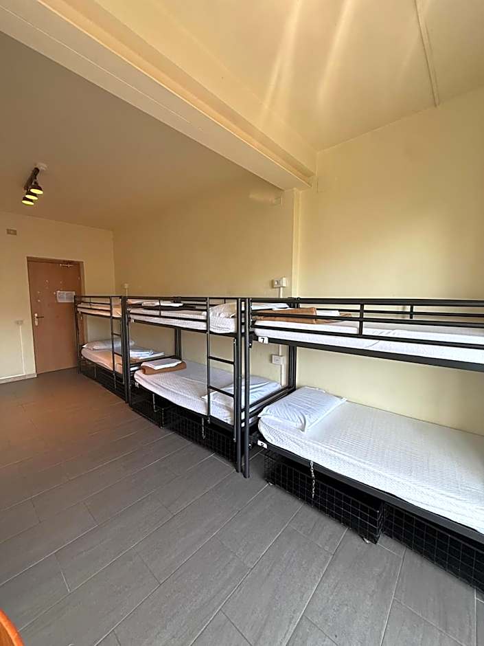 Lake Como Hostel
