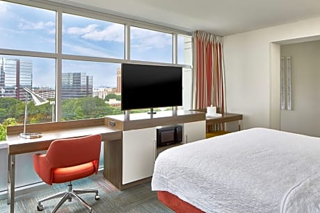 King Room with City View - Hearing Accessible/Non-Smoking