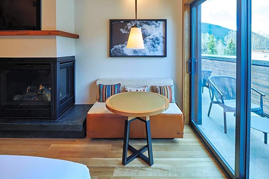 The Cloudveil, Autograph Collection