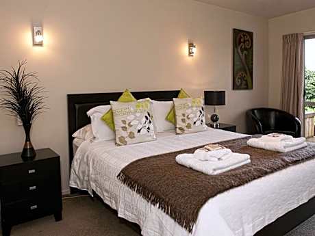 Redwood Suite