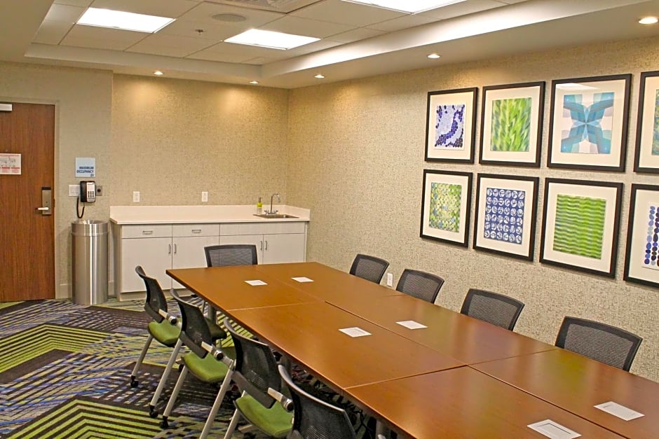 Holiday Inn Express & Suites St. Louise South I-55 By IHG