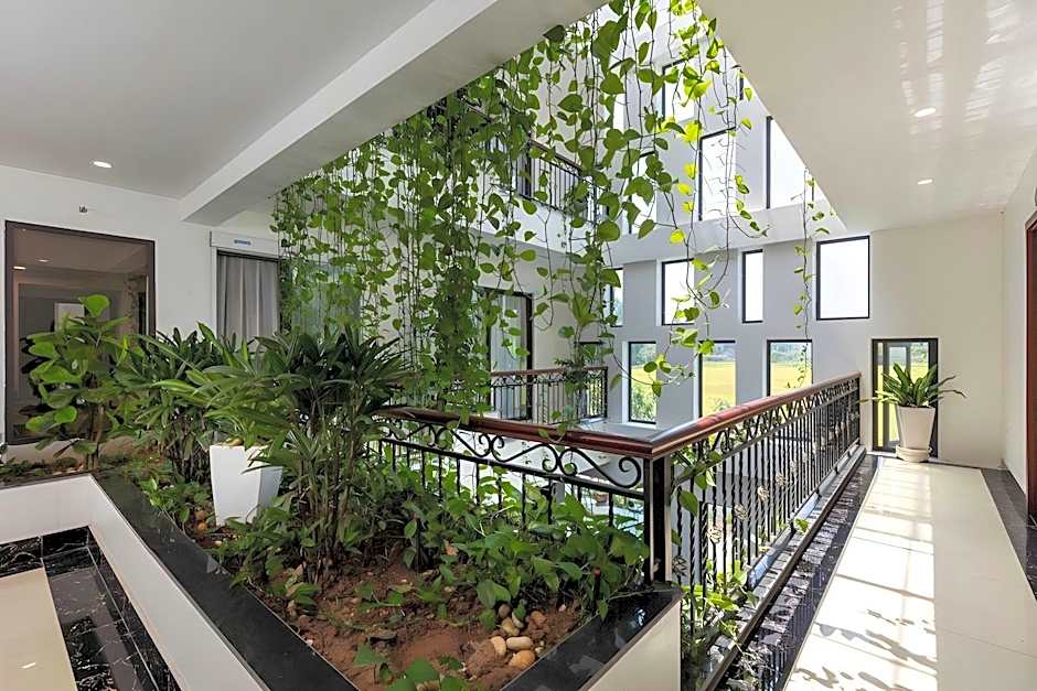 Liberty Hall Tam Coc Hotel & Villa