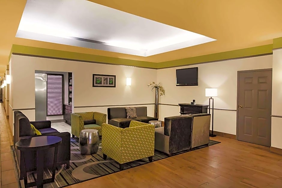 La Quinta by Wyndham Beaumont West