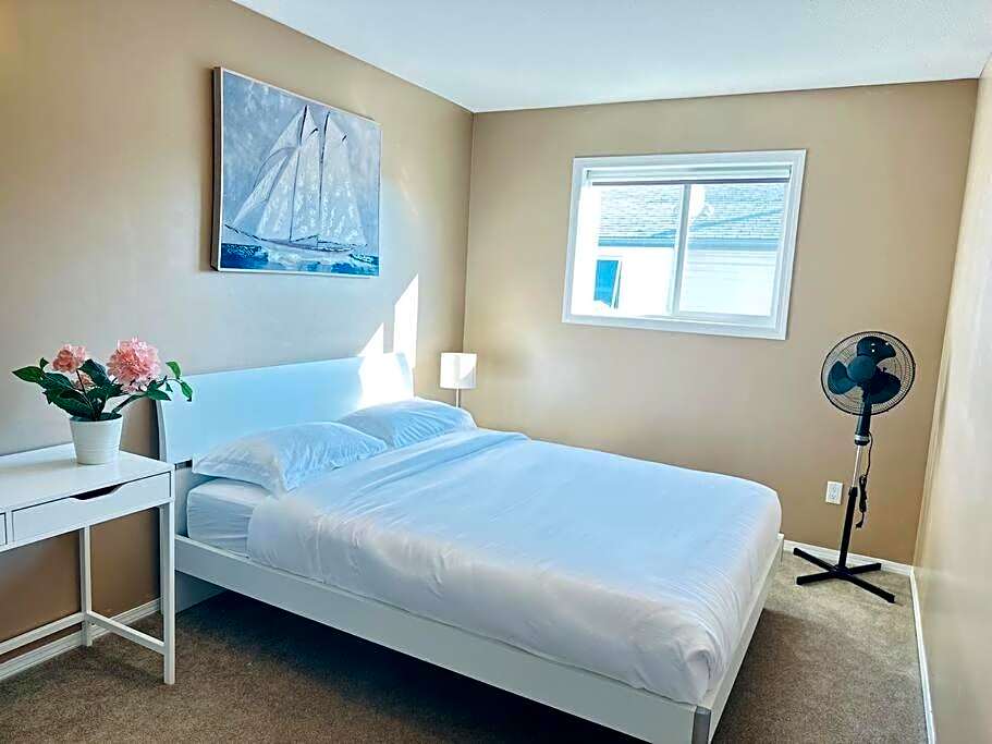 Comfortable 6 bedrooms house