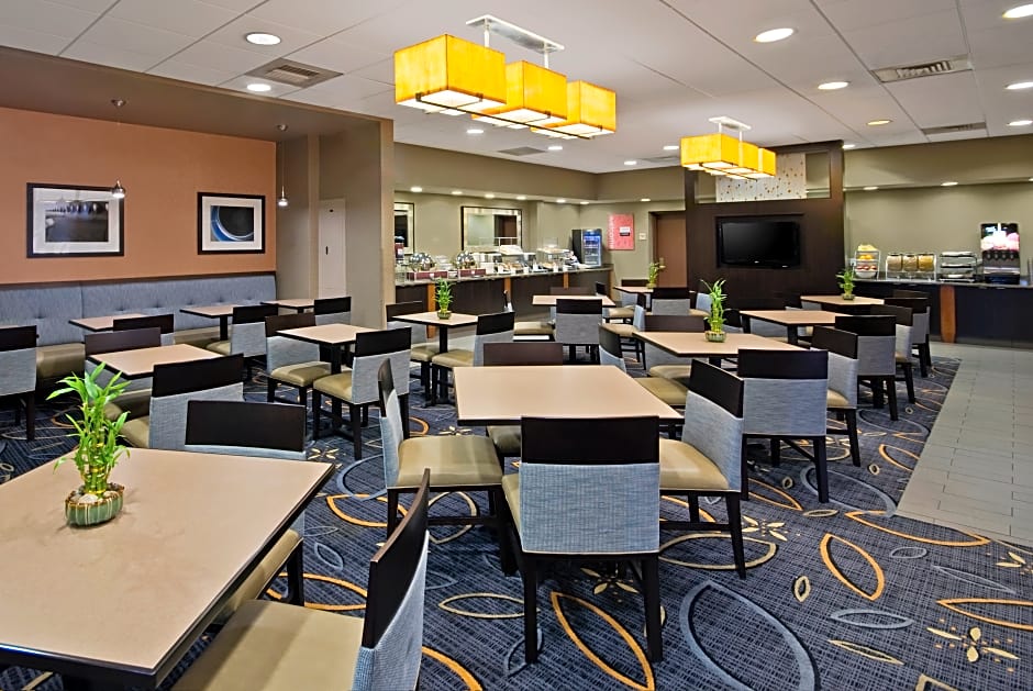 Comfort Inn & Suites Logan International Airport