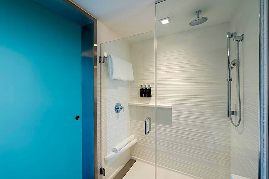 AC Hotel by Marriott Boston Cleveland Circle