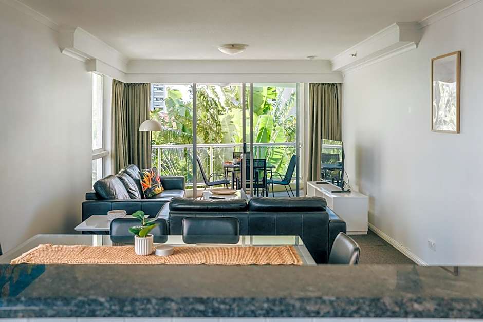 The Crest Apartments - Main Beach