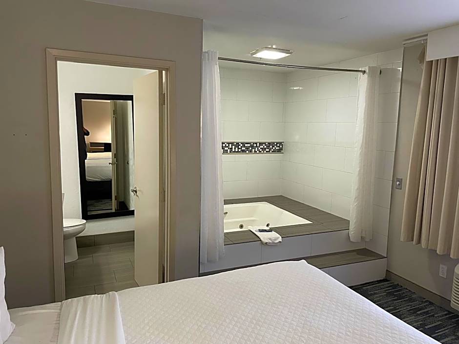 Country Inn & Suites by Radisson, Bakersfield, CA