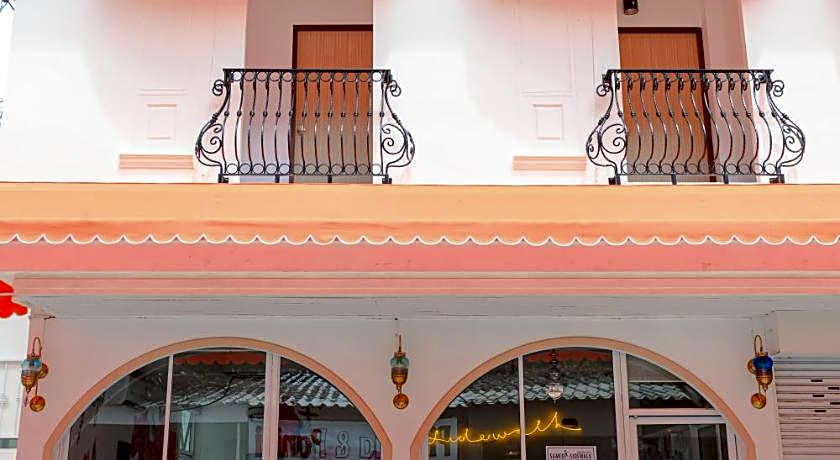 Sidewalk Boutique Hotel