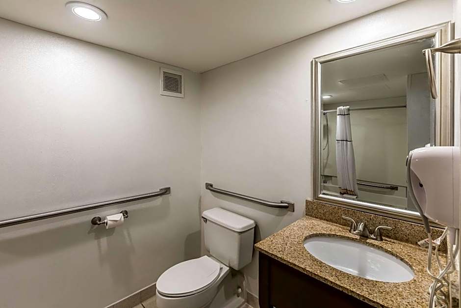 Quality Inn University