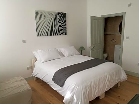 Twin Room with Private Bathroom