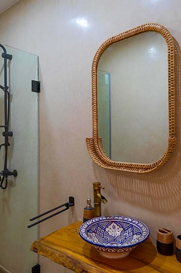 Dar Makai Surf Hotel