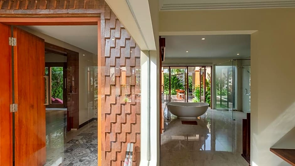 The Grand Villandra Resort Lovina