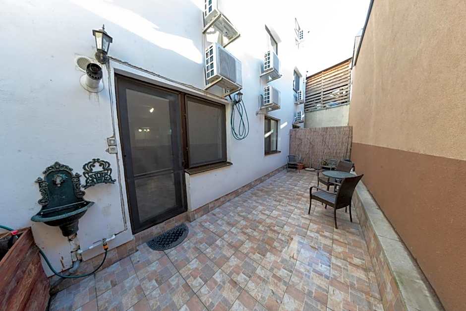 Avenue Parliament Old Town - Avenue Hotels