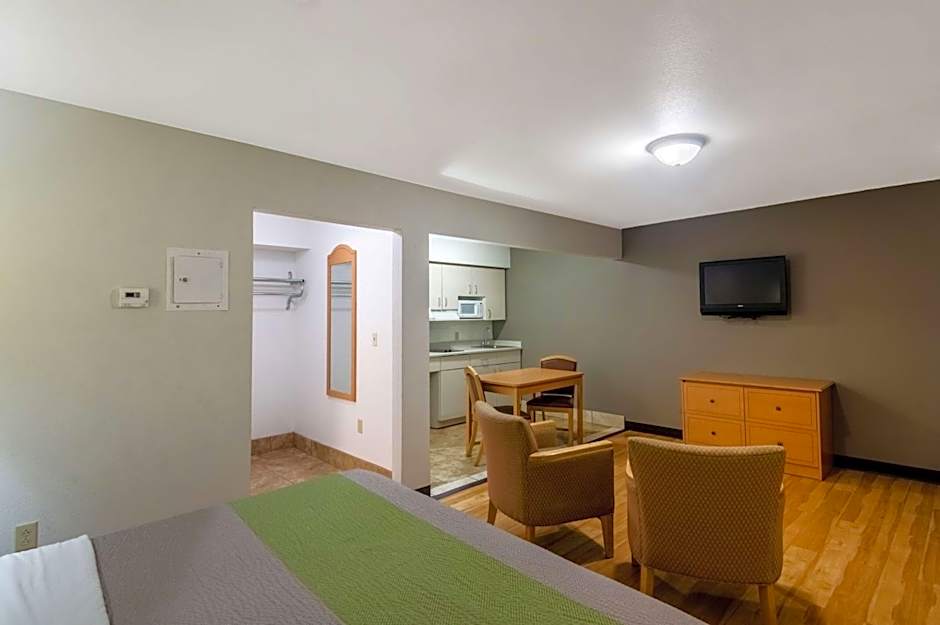 Blue Bonnet Suites -Lubbock, TX - Medical Center